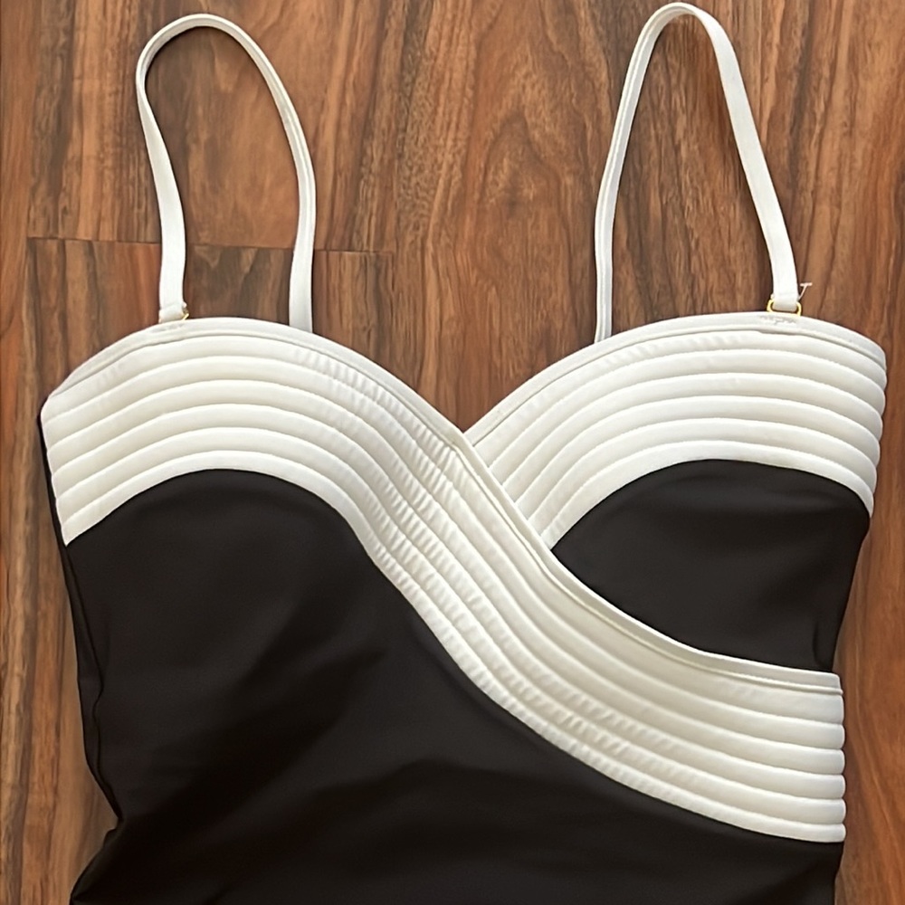 Gottex Black and White One Piece Swimsuit with Bandeau Design - Picture 7 of 15